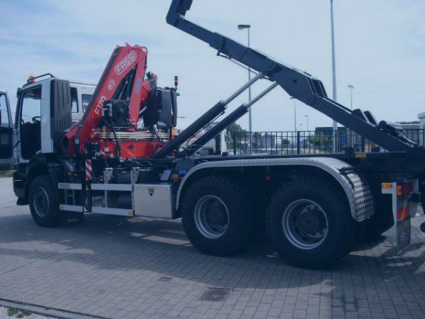 Fassi haak en ketting containersysteem